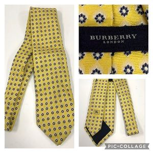BURBERRY 💯% authentic yellow silk tie